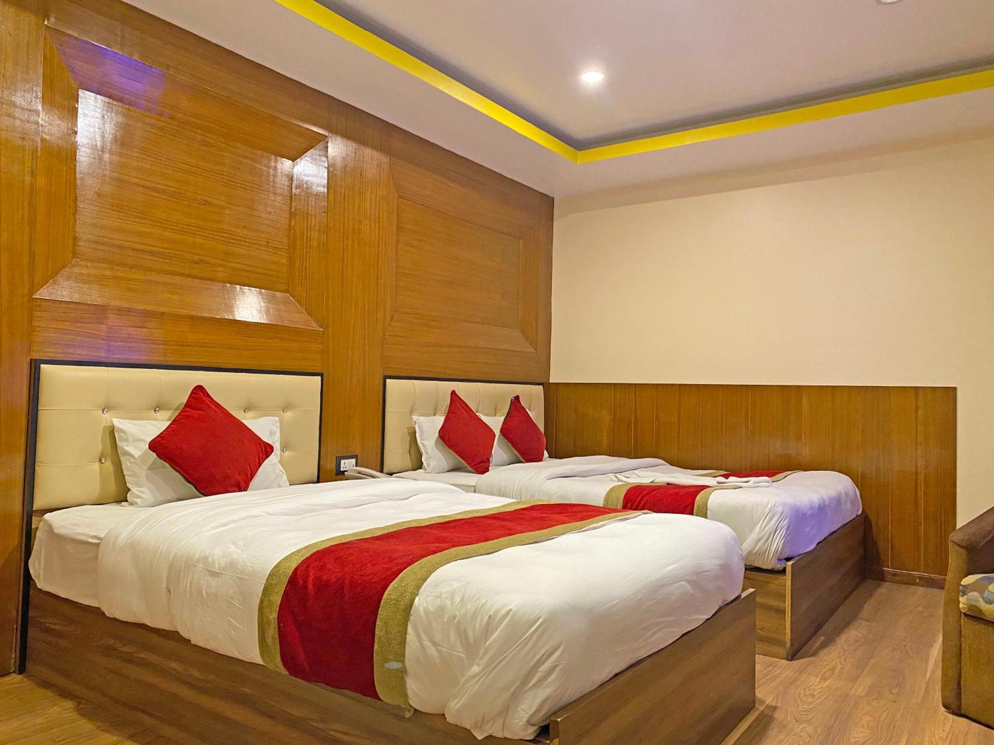 Hotel Airport Holiday Kathmandu Bagian luar foto