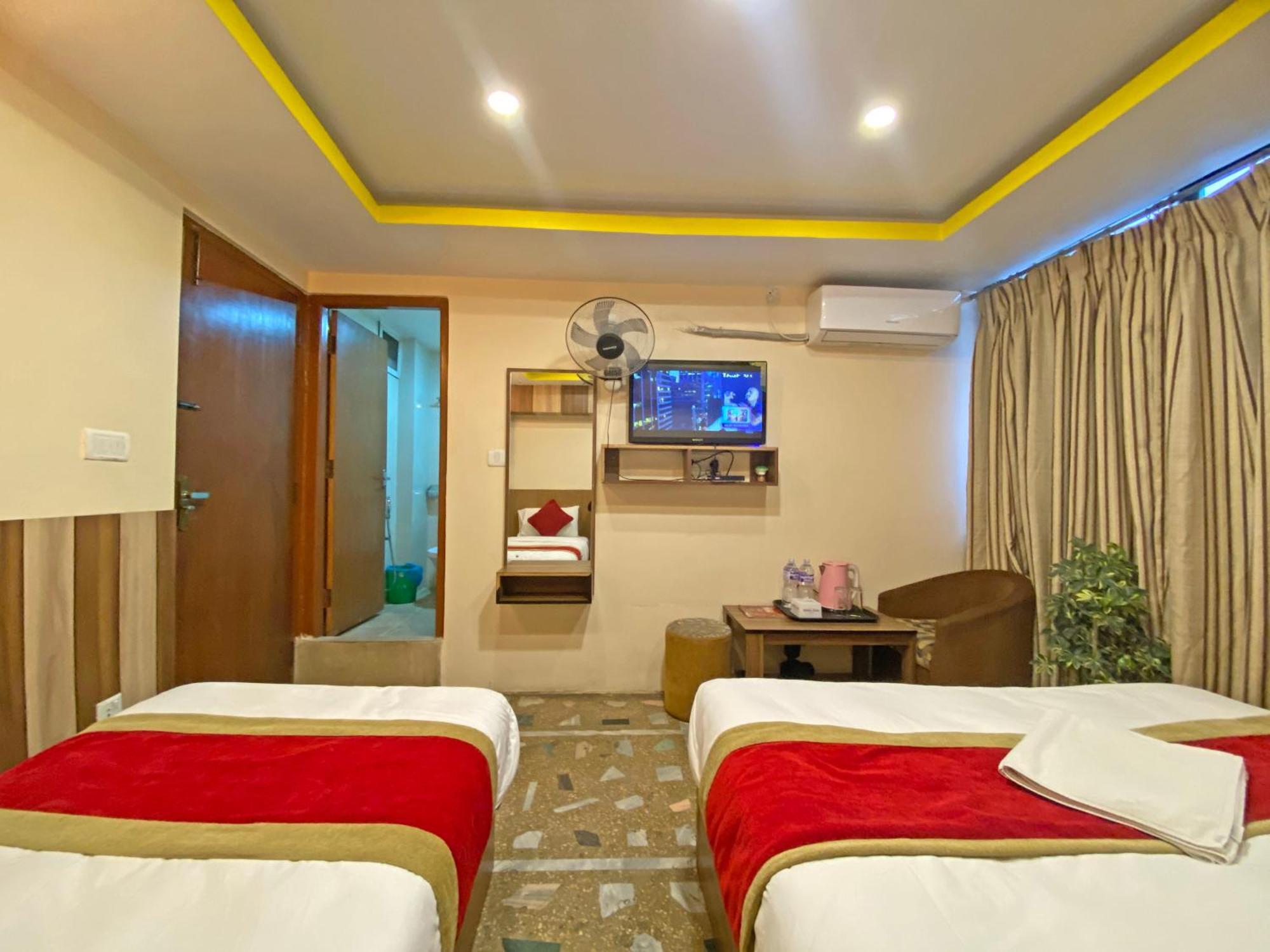 Hotel Airport Holiday Kathmandu Bagian luar foto