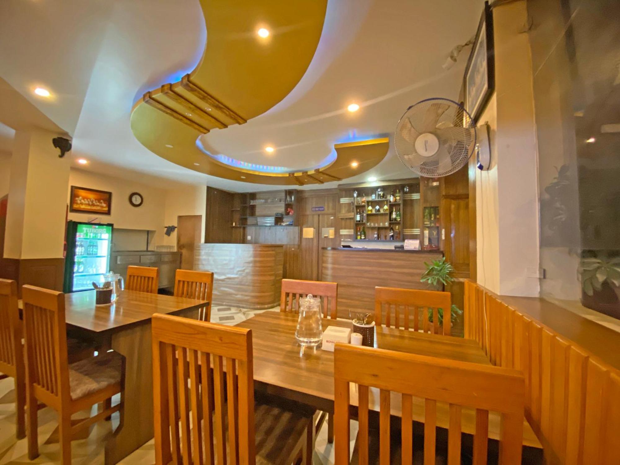 Hotel Airport Holiday Kathmandu Bagian luar foto