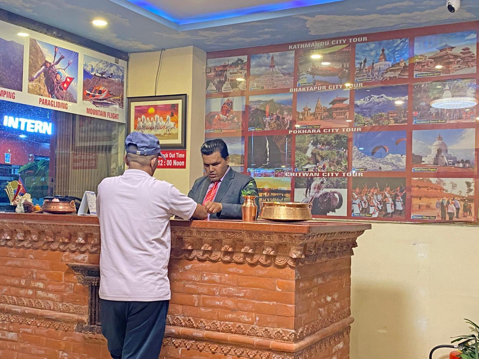 Hotel Airport Holiday Kathmandu Bagian luar foto