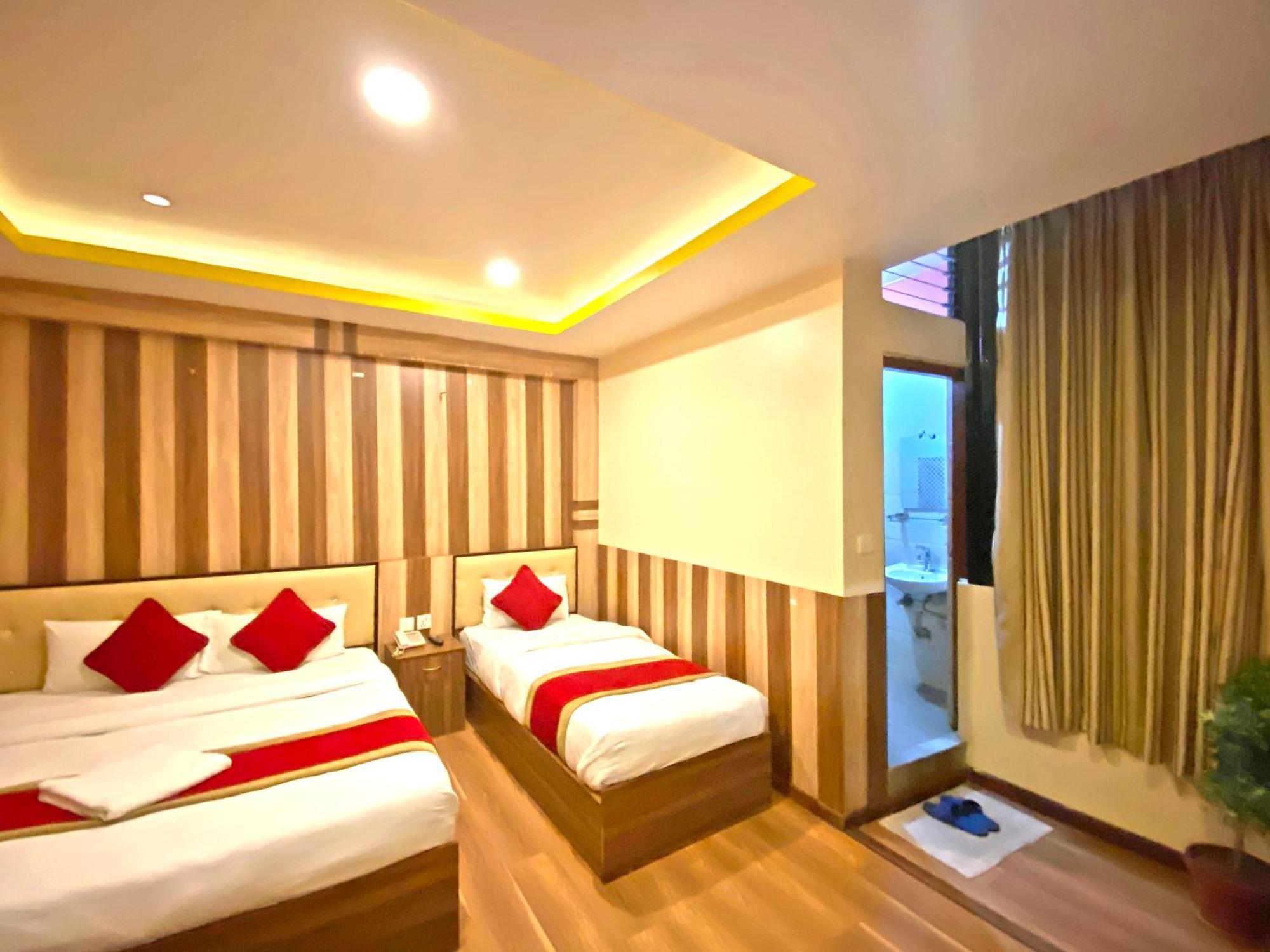 Hotel Airport Holiday Kathmandu Bagian luar foto