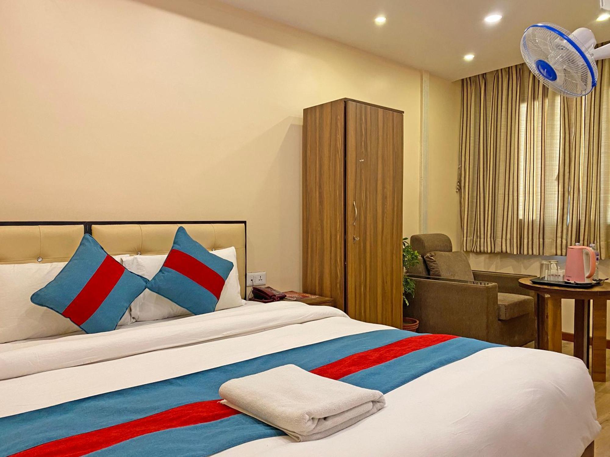 Hotel Airport Holiday Kathmandu Bagian luar foto