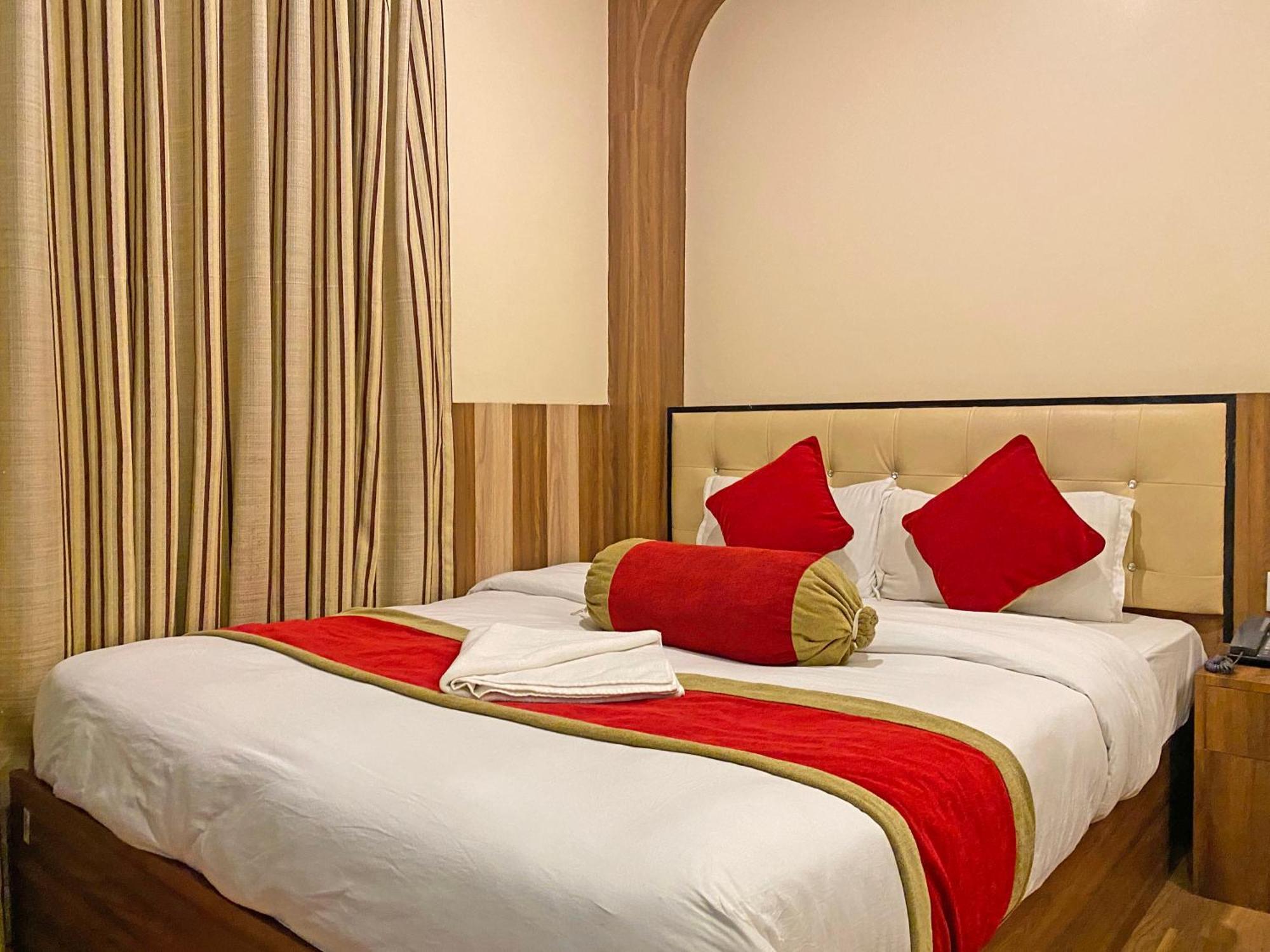 Hotel Airport Holiday Kathmandu Bagian luar foto