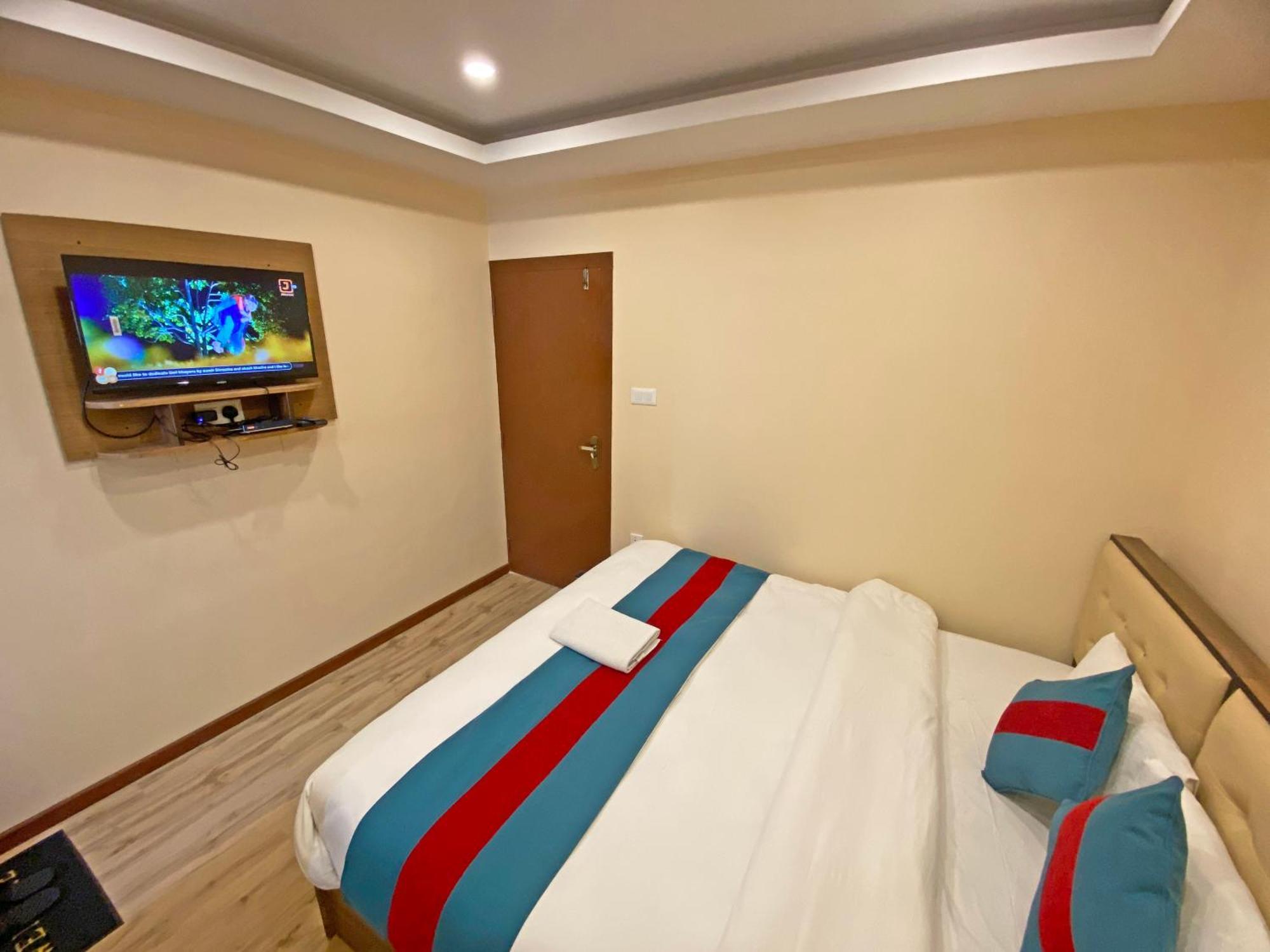 Hotel Airport Holiday Kathmandu Bagian luar foto