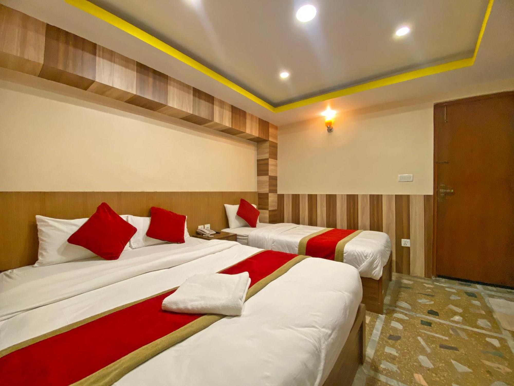 Hotel Airport Holiday Kathmandu Bagian luar foto